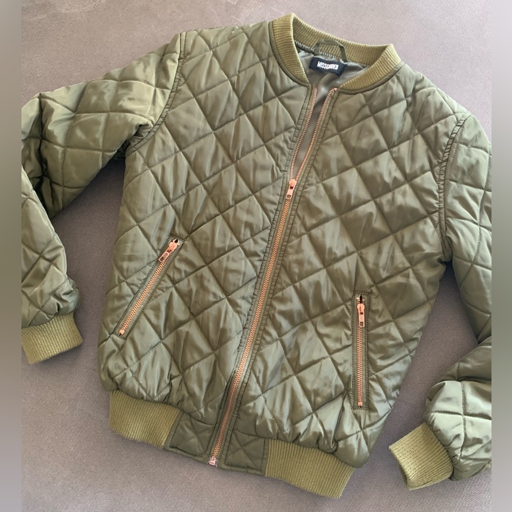 *SOLD* Missguided Army Green Quilted Bomber Jacket Puffer Coat - Picture 1 of 4